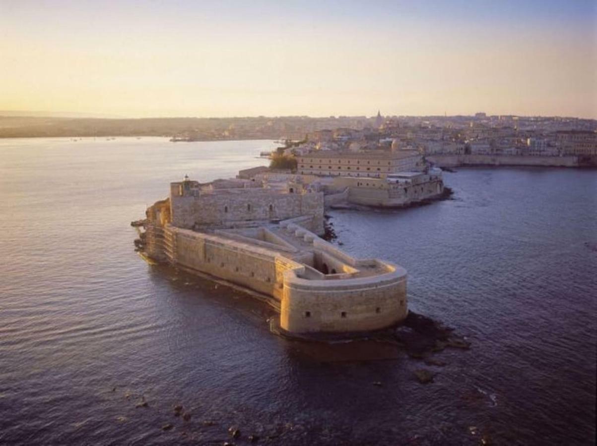 Апартаменти Ortigia Castel Maniace Syracuse Екстер'єр фото